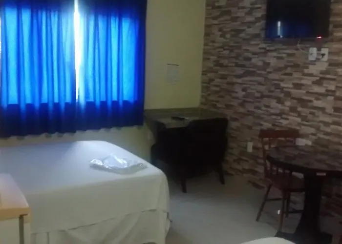 Hotel Dois Candangos